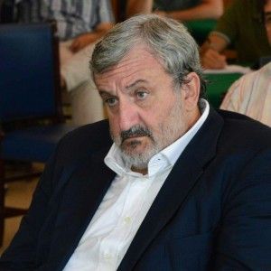 Emiliano: "Non rompiamo con Sel, forse vogliono farlo loro"