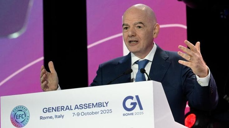 Infantino, tifosi di tutto il mondo lanciano petizione: “Deve dimettersi”