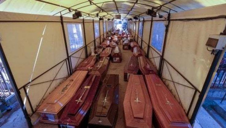 Cimiteri, da lunedì riprendono i trasferimenti dei feretri verso il Sant'Orsola
