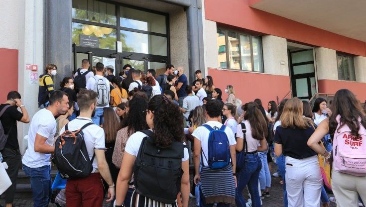 Sanità, a Genova tra i 1400 aspiranti sanitari. Numeri in calo, reggono gli infermieri