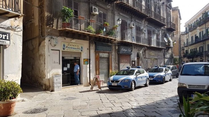 Droga nel cuore di Ballarò, dopo la denuncia il blitz della polizia