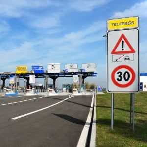 Arriva il Telepass europeo, un unico dispositivo per viaggiare sulle autostrade di 4 Paesi
