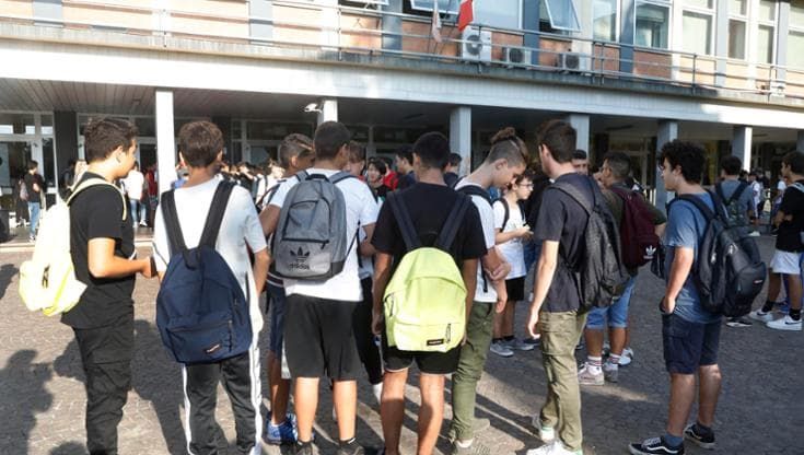 Scuola al via per 5mila classi a Bologna. Alle superiori minuto di silenzio per Gaza
