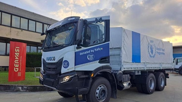 Tajani a Genova consegna il primo camion donato al Pam per gli aiuti umanitari a Gaza