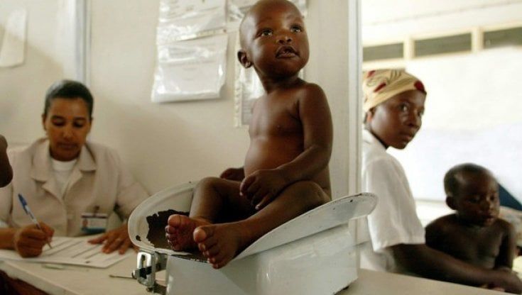 Primo vaccino contro la malaria approvato dall'Oms