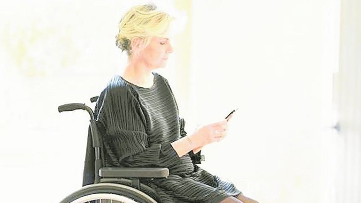 Quando la prima fila diventa una condanna per la sedia a rotelle