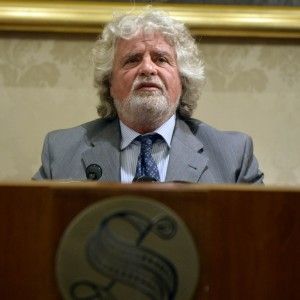 M5S, Grillo: "Napolitano furbo e di parte, chiederemo l'impeachment"