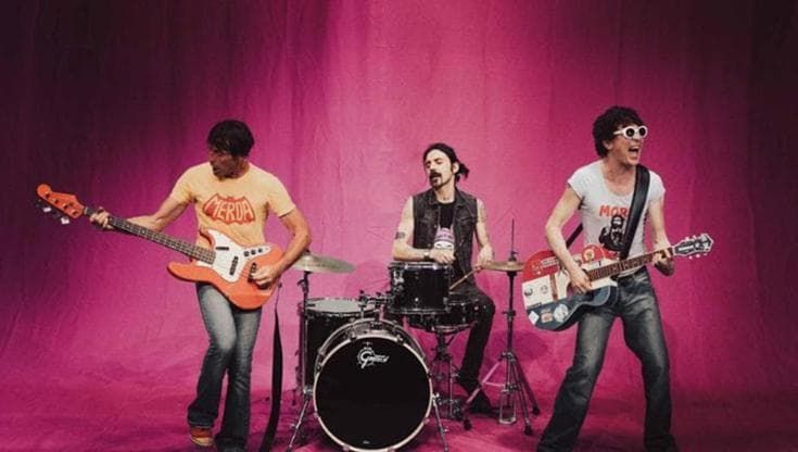 Zen Circus: “Noi ci esponiamo, De Gregori ha diritto di pensarla come vuole. Bologna ci ha adottati”