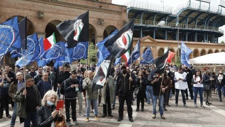 Primo maggio, torna l'estrema destra. Potere al Popolo: "A Bologna si danno ancora spazi ai fascisti"