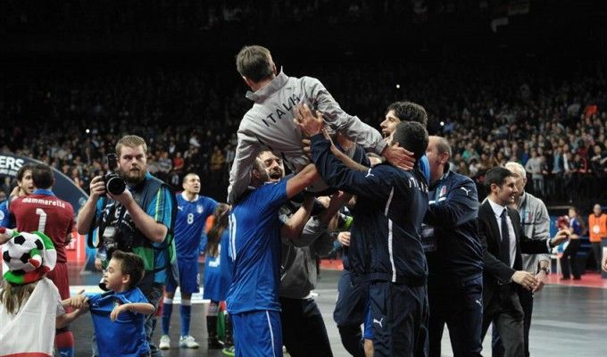 Calcio a 5: Italia campione d'europa, Russia battuta in finale