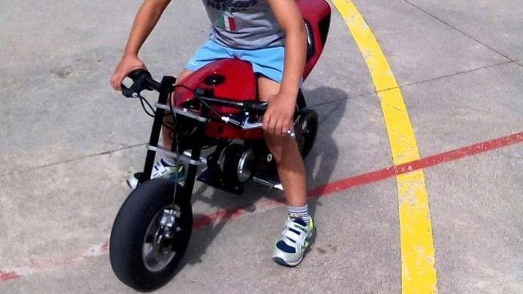 Minimoto, i divieti esistono ma i genitori li scavalcano. Così vige la deregulation