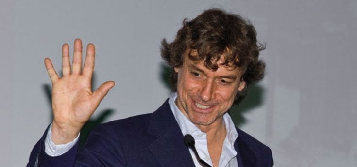Folla per Alberto Angela a Firenze: "Sono un divulgatore solo perché mi rubarono i fossili"