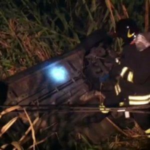 Volo di 40 metri nel burrone: Valtrebbia, salvato prima che l'auto cadesse nel fiume