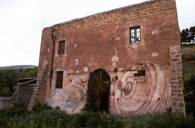 Street art, quartieri e paesi spopolati di Sicilia raccontati con rulli e spray  