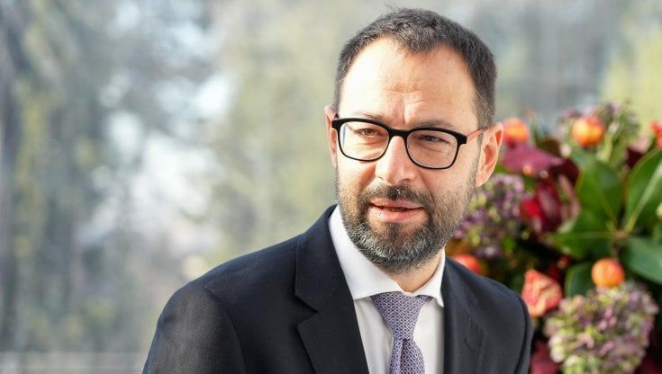 Dieta mediterranea, Patuanelli: "Assurdo il semaforo sul cibo. Con l'adesione della Spagna ora aboliremo il Nutriscore"