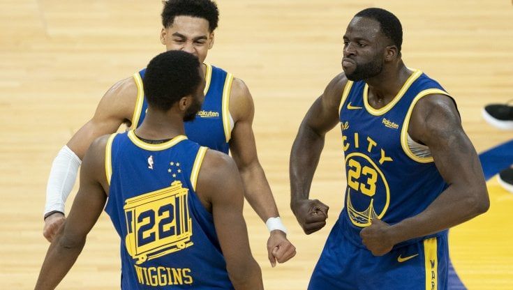 Basket, Nba: Golden State batte anche Phoenix, Denver col fiato sul collo dei Clippers