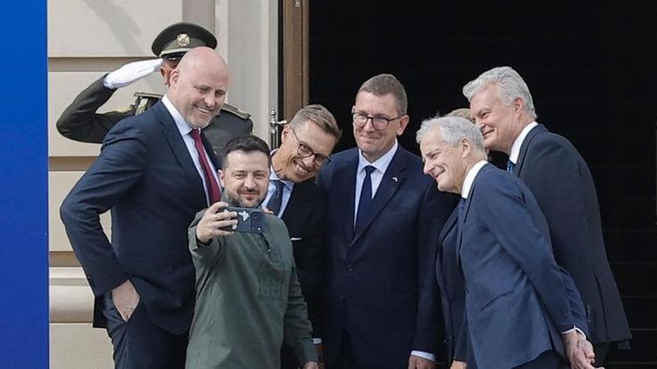 Zelensky si blinda sul voto: “Sarebbe uno tsunami”. E rilancia il piano di pace