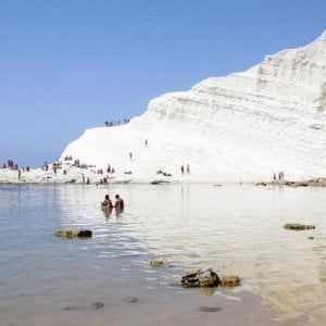 Scala dei Turchi, raffica di multe dei carabinieri 