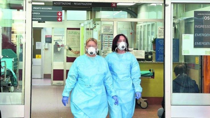 Lasciano gli ospedali i giovani medici laureati reclutati per la pandemia