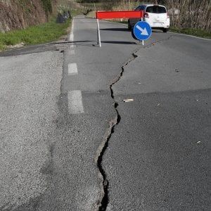 "Nel Cuneese è vietato asfaltare le strade: fondi solo per 40 chilometri su 3222"
