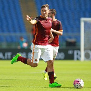 Roma, nuovi esami per Totti: il rientro slitta a fine mese