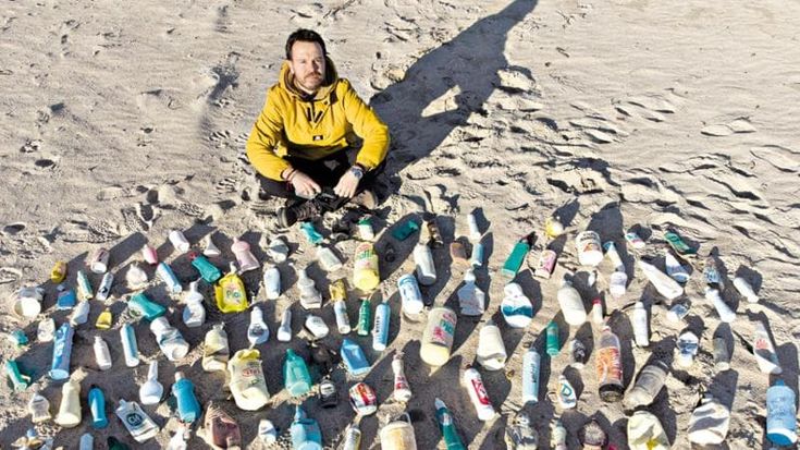 “A pesca di archeoplastiche, quei reperti immortali che soffocano i nostri mari”