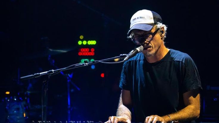Niccolò Fabi: “Canto i cambiamenti. Saranno concerti più elettrici”