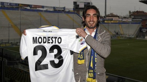 Usura, inchiesta a Cosenza: arrestato l'ex del Parma Modesto