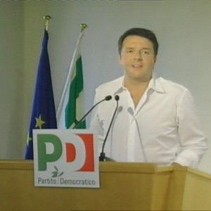 Jobs act, s&igrave; da direzione Pd. Minoranza divisa. Renzi: "Pronto a confronto con i sindacati"