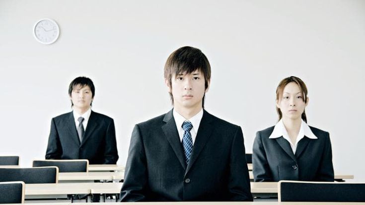 Il thriller di Akinari Asakura: quando trovare un lavoro diventa un reality perverso