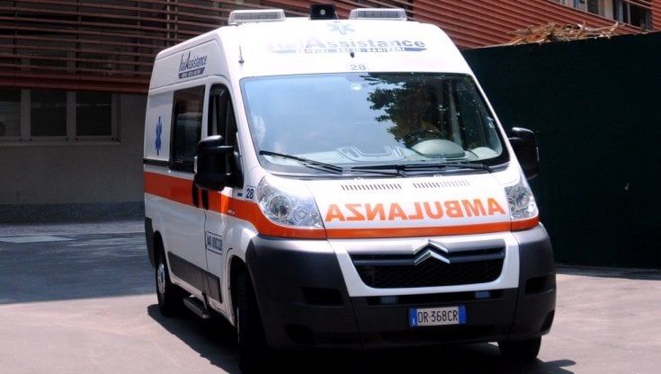Campobasso, 13enne tocca un palo elettrico e resta folgorato mentre gioca con gli amici