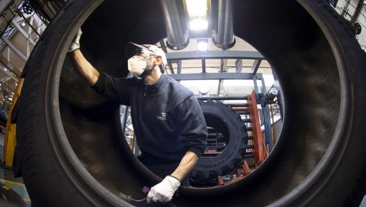Energia, l'allarme di Confindustria sui prezzi: "Per le imprese un costo da 37 miliardi nel 2022"