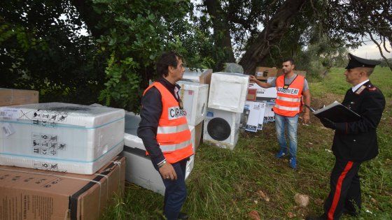 Bari, banda dei Tir: nei capannoni merce per migliaia di euro. Sei arresti vicini al clan Parisi 