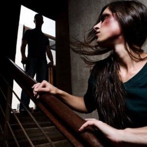 "Violenze in aumento: vanno isolati gli uomini che picchiano le donne"