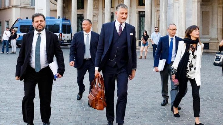 La faida dei musei scuote il ministero. E Giuli si scusa con la direttrice
