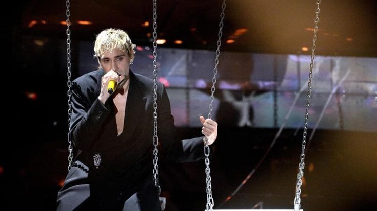 Mr. Rain: “Devo imparare a gestire il tempo per dedicarlo alle cose importanti. Nel mio disco c’è Sangiovanni: capisco il suo bisogno di fermarsi, non siamo macchine”