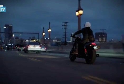 Street Rod, la nuova Harley in azione