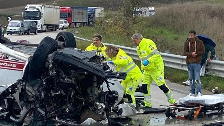 Incidente stradale sulla Palermo-Sciacca, un diciottenne morto e cinque feriti