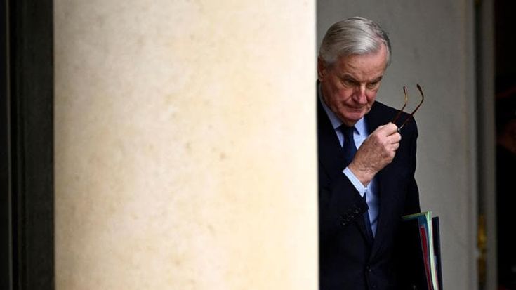 I conti non tornano più: ultimatum di Le Pen, ora Barnier è a rischio