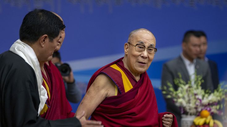 La svolta del Dalai Lama: “Le reincarnazioni sono finite”