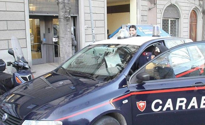 Chiede "aiuto" col labiale<br />e sventa una rapina in banca