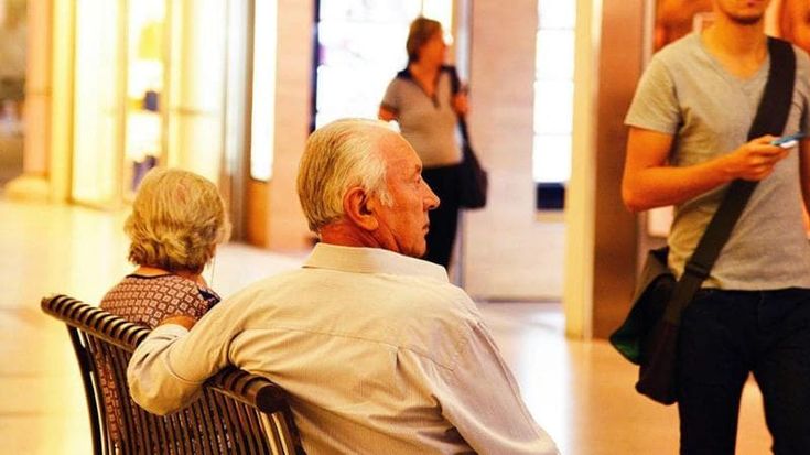 La vera sfida è ripensare la città a misura dei nostri anziani