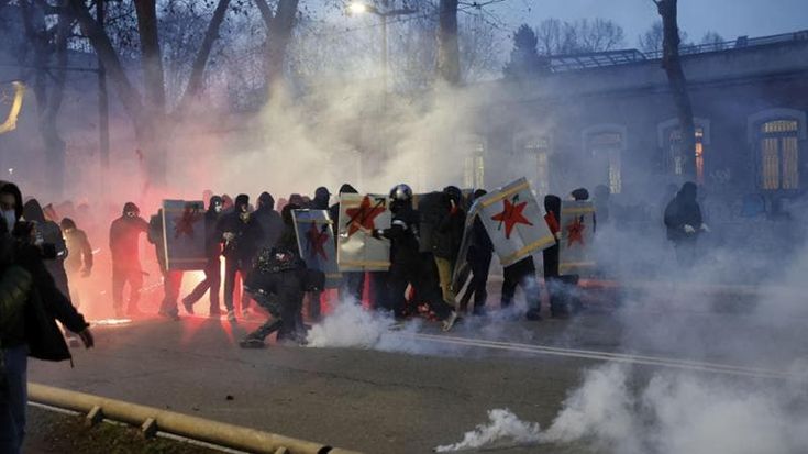 La procura sul leader di Aska:“Portò 12 scudi per gli scontri”