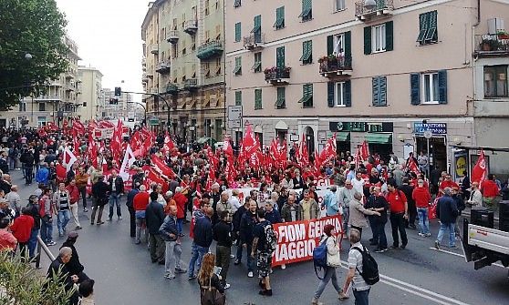 Corteo Cgil, migliaia in corteo per il lavoro e contro il jobs act