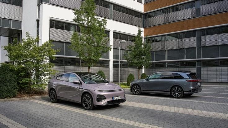 Xpeng G6 e G9, i luxury Suv cinesi migliorano nei contenuti e offrono una wallbox con Electrip