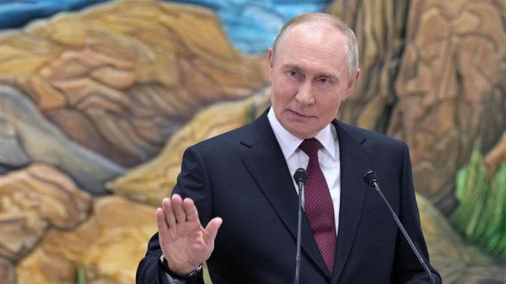 Putin gela i negoziati: “Tregua solo se Kiev si ritira dalle regioni contese”