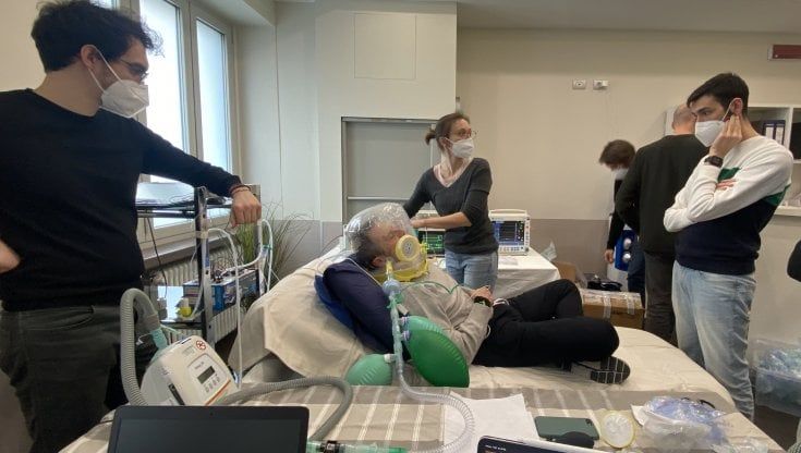 Più piccolo e silenzioso, ecco il casco per i malati di Covid con la firma del Politecnico di Torino