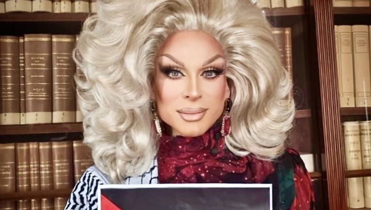 Acerra, la drag queen parla agli studenti del liceo di bullismo e Palestina: è polemica