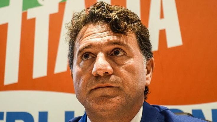 Molestie in Senato, Silvestro si scusa: “Le mie parole sbagliate”