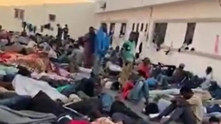 Libia, oltre 900 persone ammassate in un lager. L’ong: “Vittime di tratta, stupri e violenze”